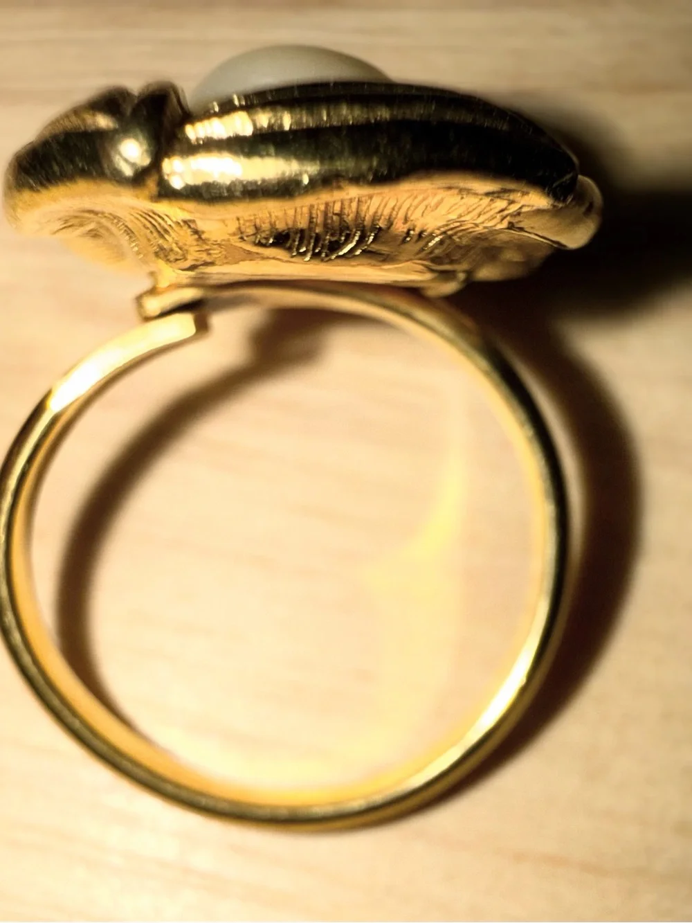 Vintage Gold-Tone Leaf & Faux Pearl Statement Cocktail Ring size Med to Lg
